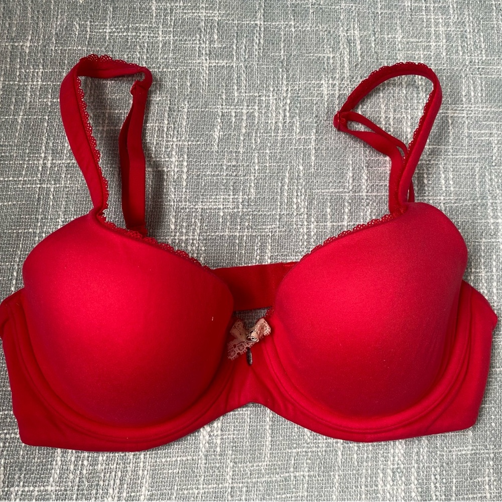 Victoria’s Secret Body by Victoria Red Lace Demi Bra 34C